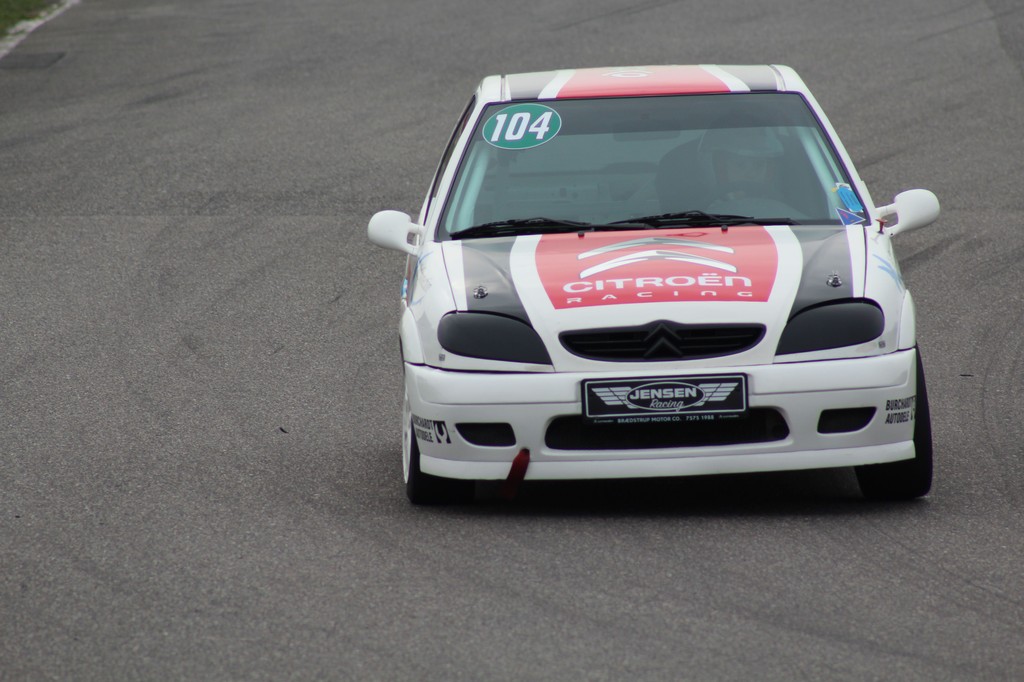 Mickey Jensen er en af de nye kørere i YTCC. Han kører i Division 3 i en Citroen Saxo VTS.
(Foto: JJ Media)